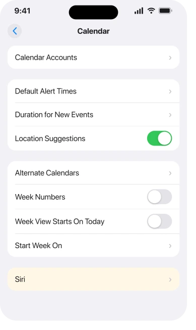 Settings, Apps, Calendar, with the Siri row at the bottom